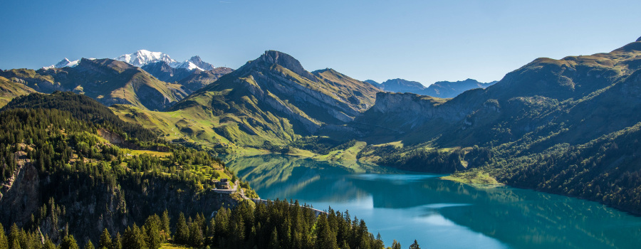 Louer de manière ponctuelle votre appartement neuf à la montagne vous permet de jouer gagnant sur tous les fronts, à savoir en profiter comme pied-à-terre alpin la majeure partie de l'année et le rentabiliser grâce à des revenus locatifs saisonniers le reste du temps !